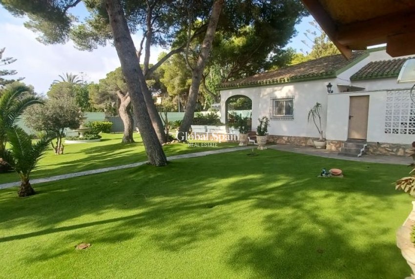 Wiederverkauf - VILLA -
ORIHUELA COSTA - Costa Blanca