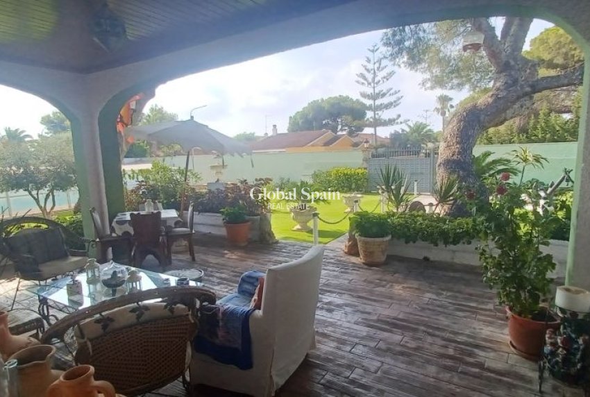 Wiederverkauf - VILLA -
ORIHUELA COSTA - Costa Blanca