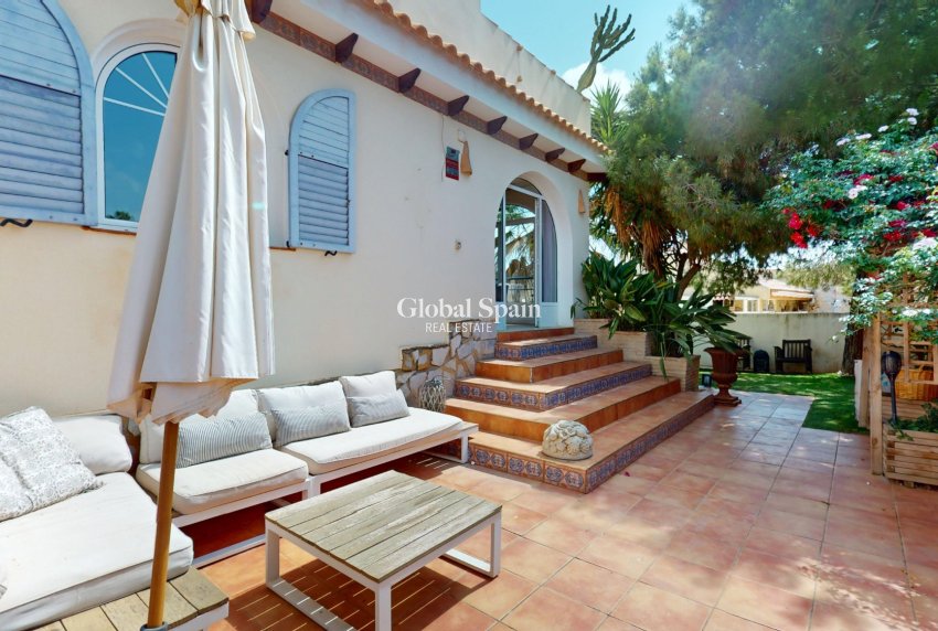 Wiederverkauf - VILLA -
ORIHUELA COSTA - Costa Blanca