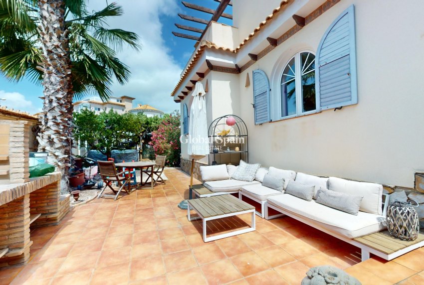 Wiederverkauf - VILLA -
ORIHUELA COSTA - Costa Blanca