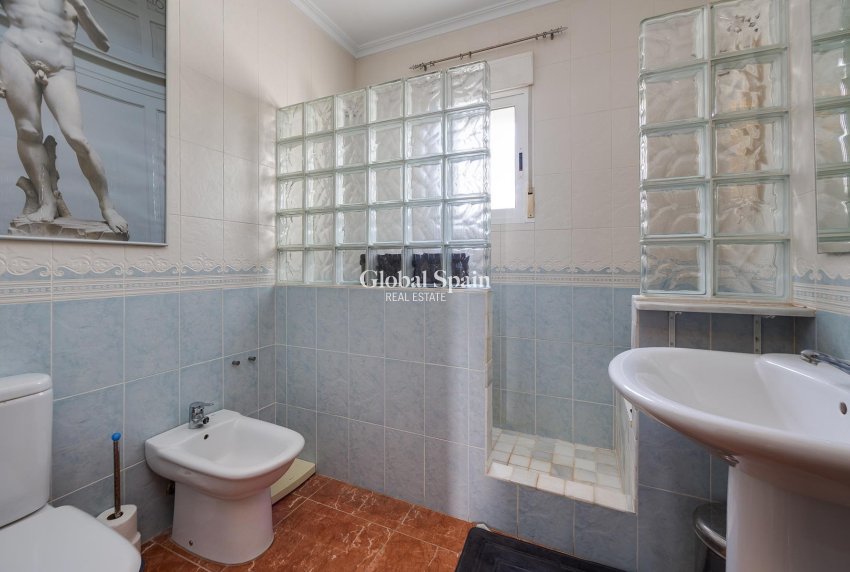 Wiederverkauf - VILLA -
ORIHUELA COSTA - Costa Blanca