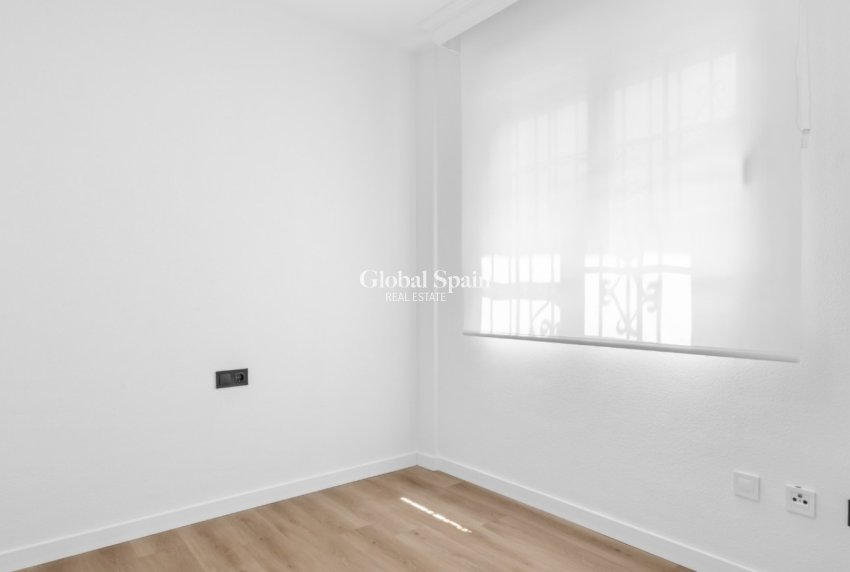 Wiederverkauf - VILLA -
ORIHUELA COSTA - Costa Blanca