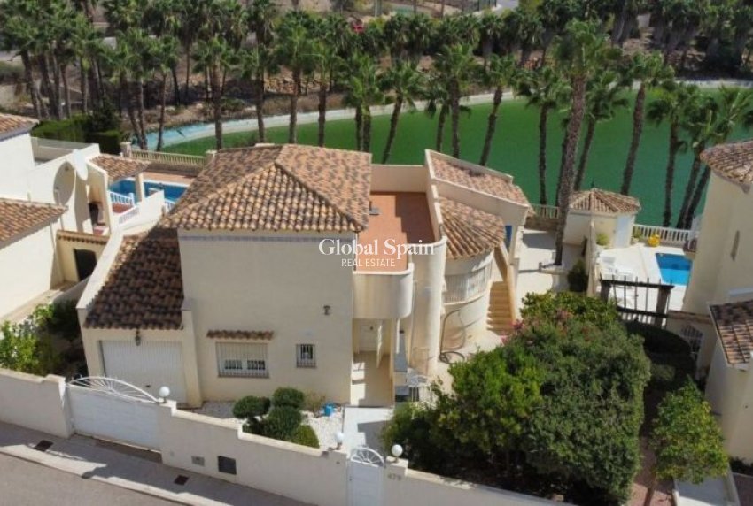 Wiederverkauf - VILLA -
ORIHUELA COSTA - Costa Blanca