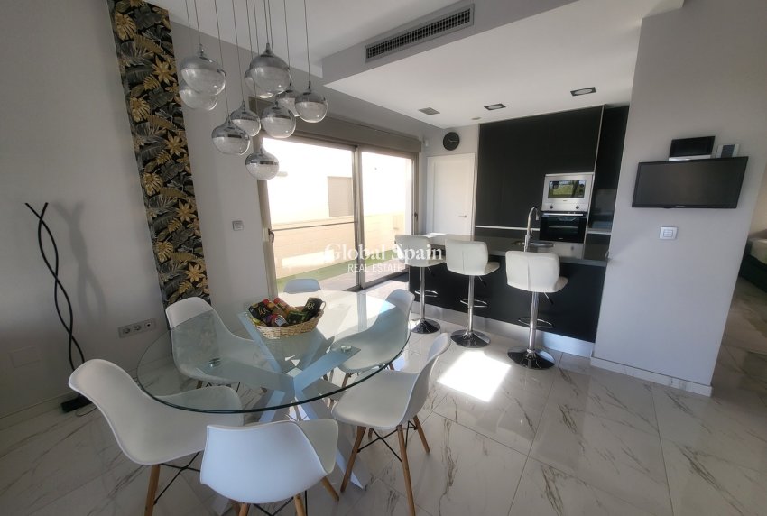 Wiederverkauf - VILLA -
ORIHUELA COSTA - Costa Blanca