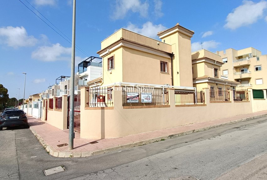 Wiederverkauf - VILLA -
ORIHUELA COSTA - Costa Blanca