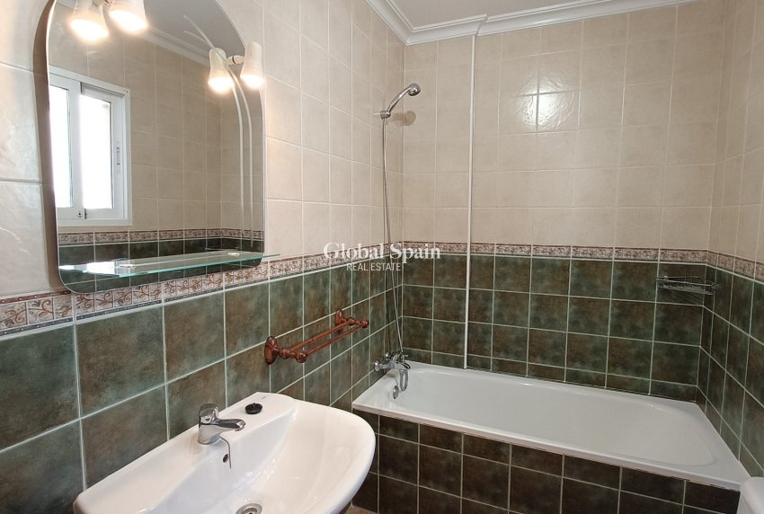 Wiederverkauf - VILLA -
ORIHUELA COSTA - Costa Blanca