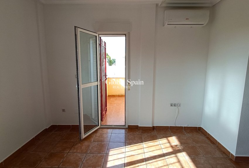 Wiederverkauf - VILLA -
ORIHUELA COSTA - Costa Blanca