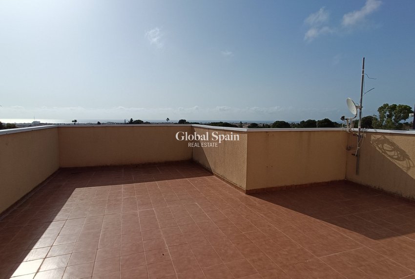 Wiederverkauf - VILLA -
ORIHUELA COSTA - Costa Blanca