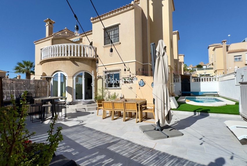 Wiederverkauf - VILLA -
ORIHUELA COSTA - Costa Blanca