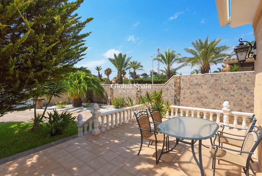 Wiederverkauf - VILLA -
ORIHUELA COSTA - Costa Blanca