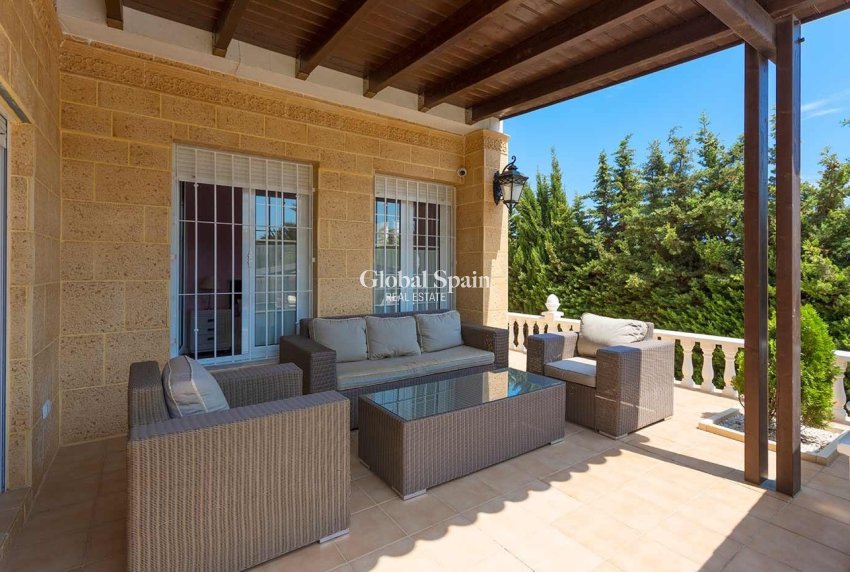 Wiederverkauf - VILLA -
ORIHUELA COSTA - Costa Blanca