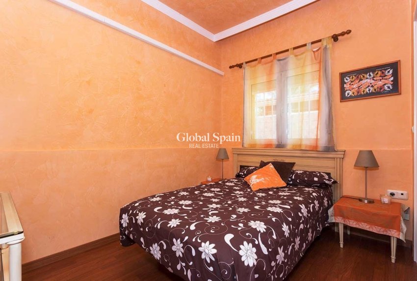 Wiederverkauf - VILLA -
ORIHUELA COSTA - Costa Blanca