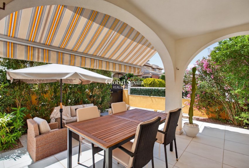 Wiederverkauf - VILLA -
ORIHUELA COSTA - Costa Blanca