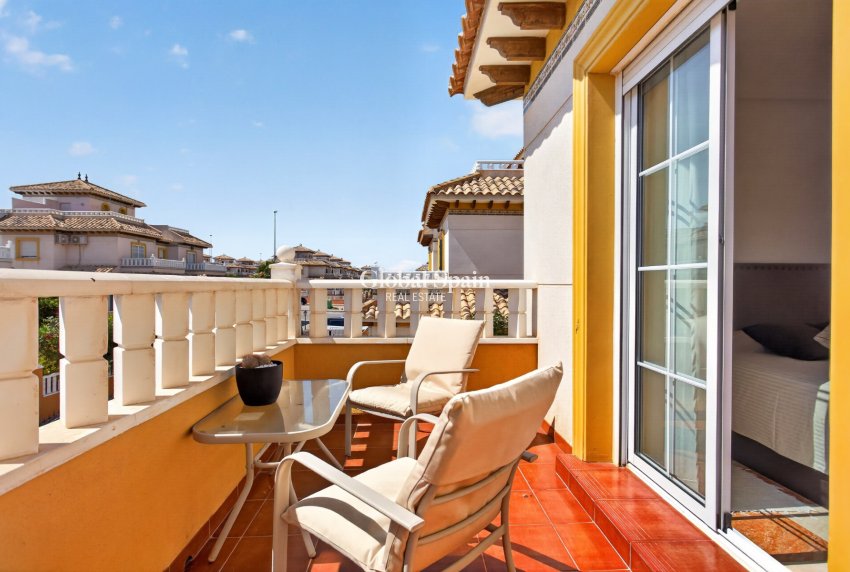 Wiederverkauf - VILLA -
ORIHUELA COSTA - Costa Blanca