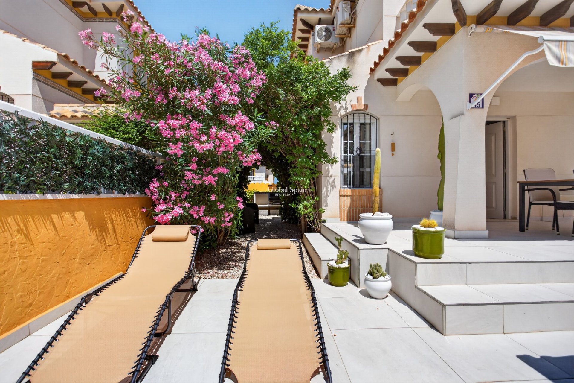 Wiederverkauf - VILLA -
ORIHUELA COSTA - Costa Blanca