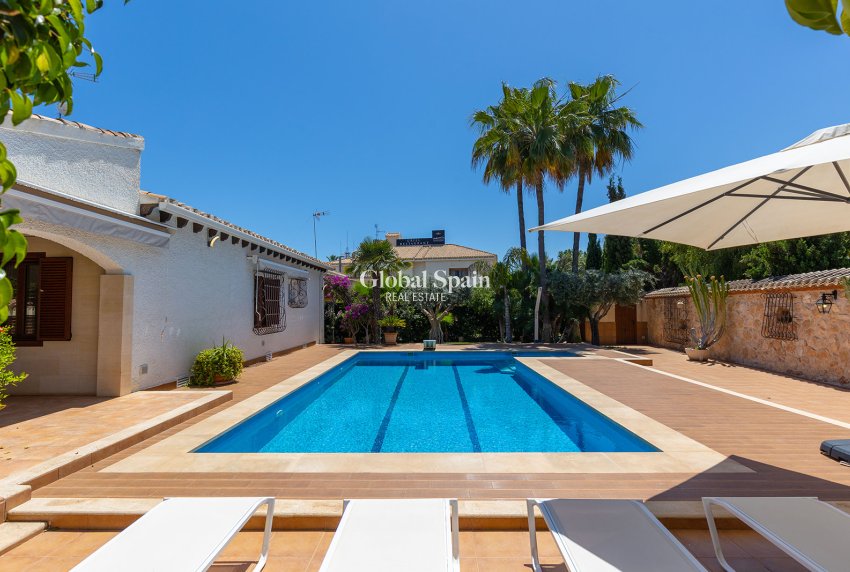 Wiederverkauf - VILLA -
ORIHUELA COSTA - Costa Blanca