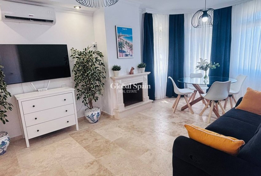 Wiederverkauf - VILLA -
ORIHUELA COSTA - Costa Blanca