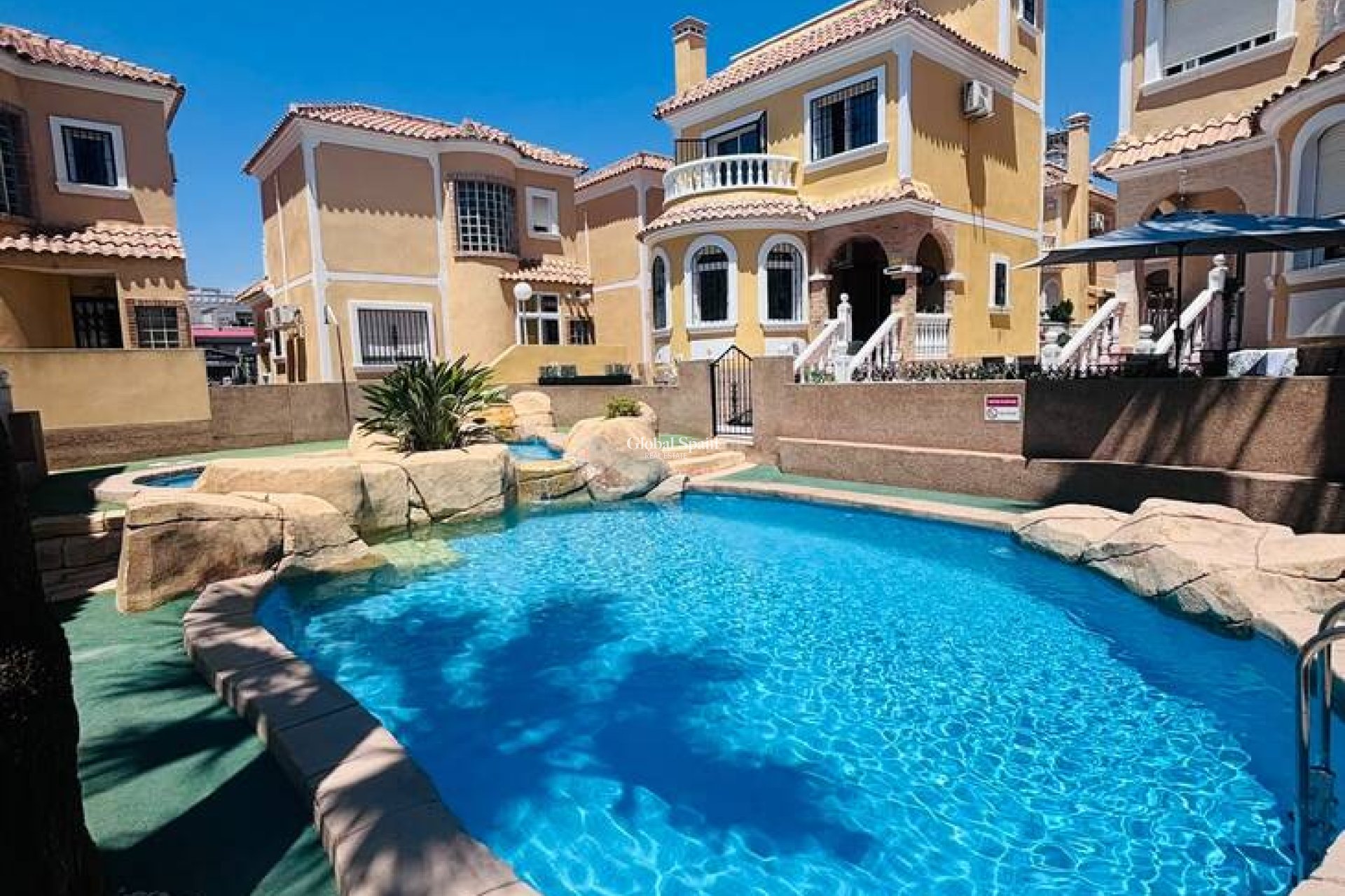 Wiederverkauf - VILLA -
ORIHUELA COSTA - Costa Blanca