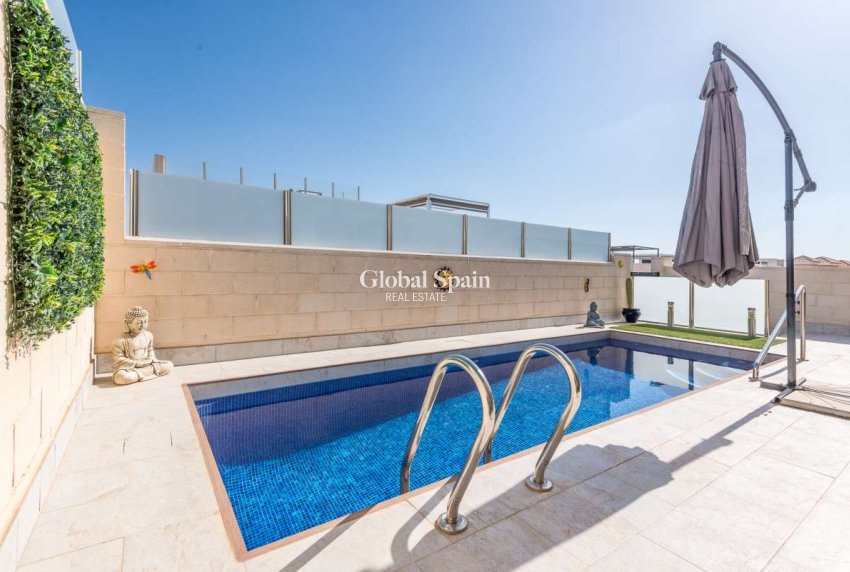 Wiederverkauf - VILLA -
ORIHUELA COSTA - Costa Blanca