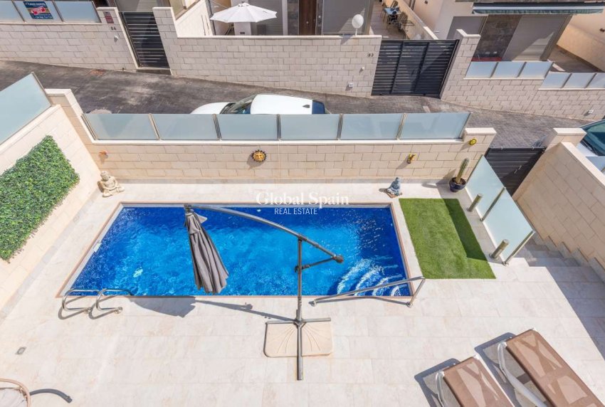 Wiederverkauf - VILLA -
ORIHUELA COSTA - Costa Blanca