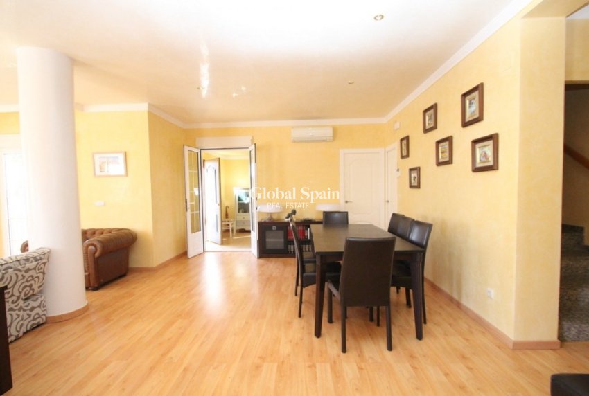 Wiederverkauf - VILLA -
ORIHUELA COSTA - Costa Blanca