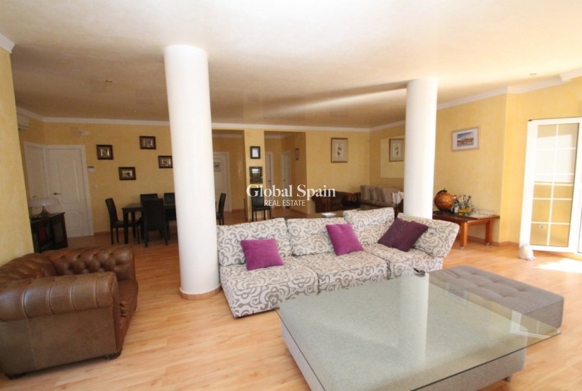 Wiederverkauf - VILLA -
ORIHUELA COSTA - Costa Blanca
