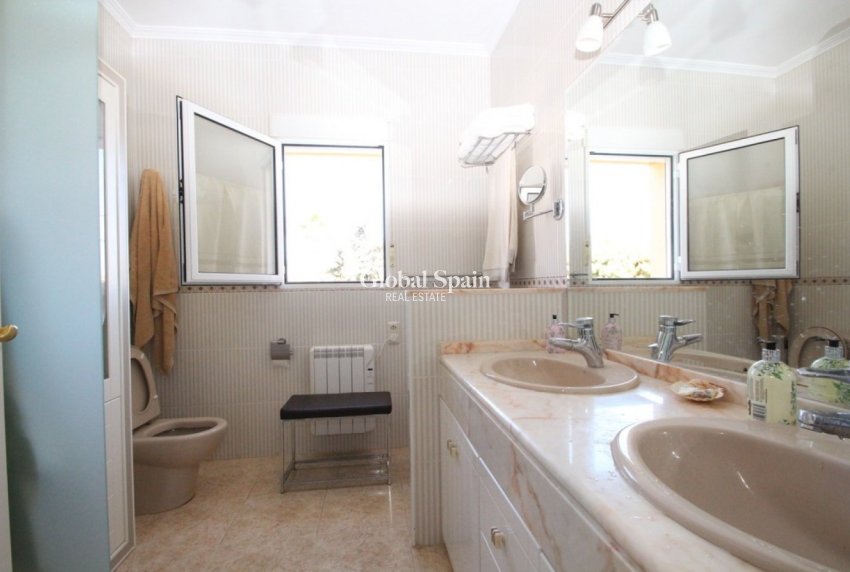 Wiederverkauf - VILLA -
ORIHUELA COSTA - Costa Blanca