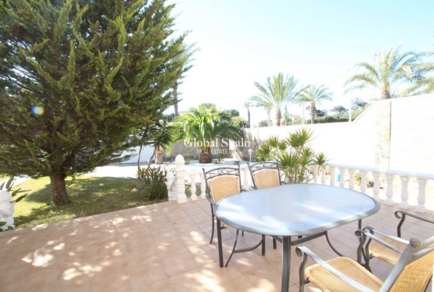 Wiederverkauf - VILLA -
ORIHUELA COSTA - Costa Blanca