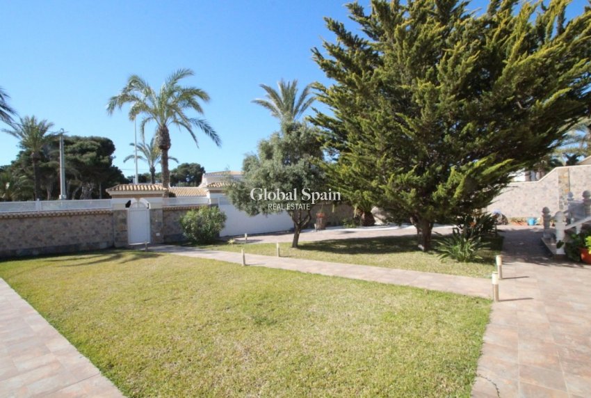 Wiederverkauf - VILLA -
ORIHUELA COSTA - Costa Blanca