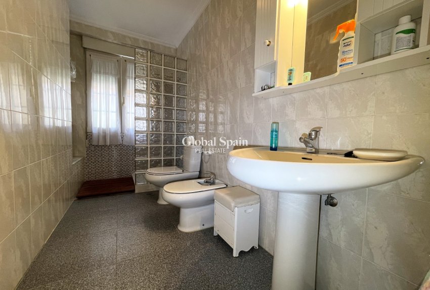 Wiederverkauf - VILLA -
ORIHUELA COSTA - Costa Blanca