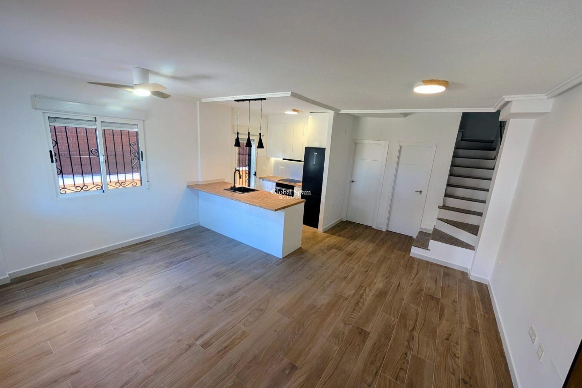 Wiederverkauf - VILLA -
ORIHUELA COSTA - Costa Blanca