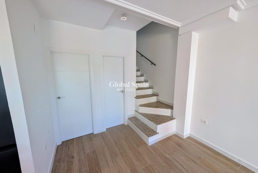 Wiederverkauf - VILLA -
ORIHUELA COSTA - Costa Blanca