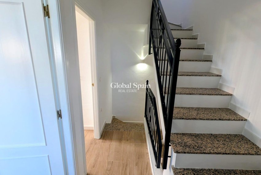 Wiederverkauf - VILLA -
ORIHUELA COSTA - Costa Blanca