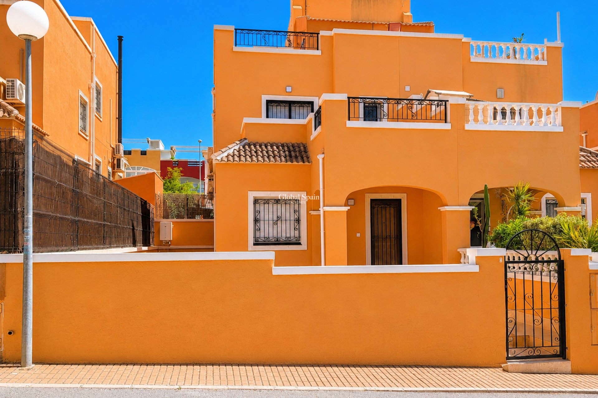 Wiederverkauf - VILLA -
ORIHUELA COSTA - Costa Blanca