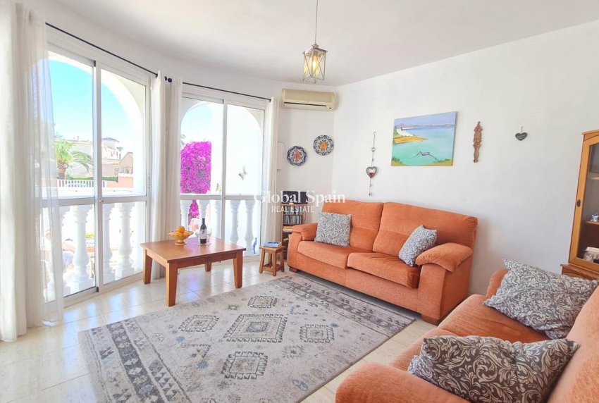 Wiederverkauf - VILLA -
ORIHUELA COSTA - Costa Blanca