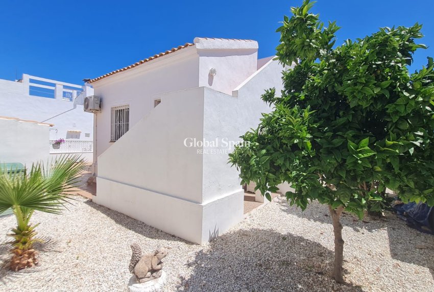 Wiederverkauf - VILLA -
ORIHUELA COSTA - Costa Blanca