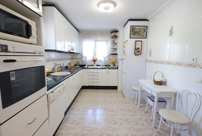 Wiederverkauf - VILLA -
ORIHUELA COSTA - Costa Blanca