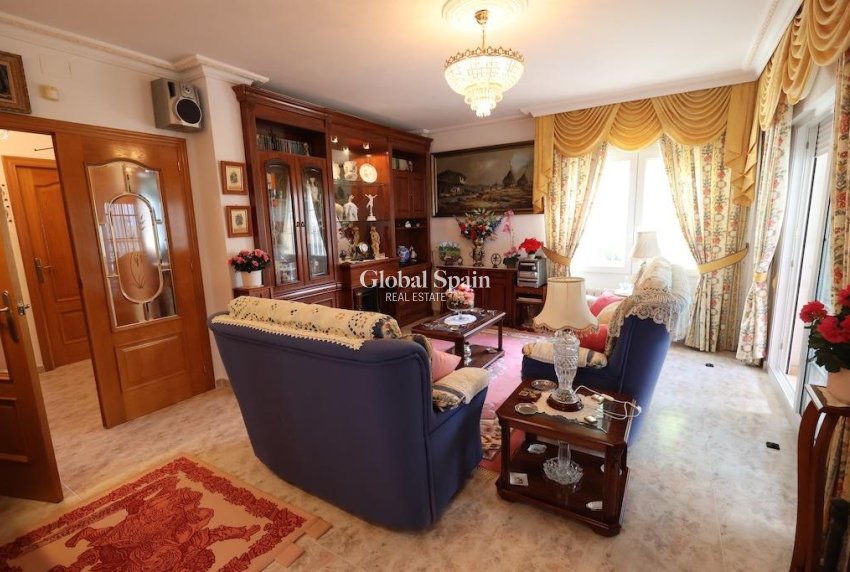 Wiederverkauf - VILLA -
ORIHUELA COSTA - Costa Blanca