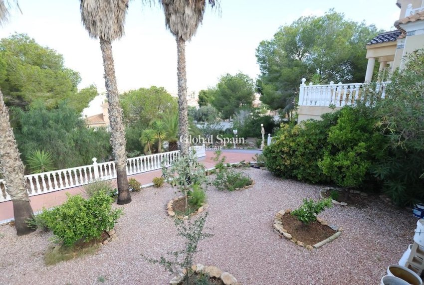 Wiederverkauf - VILLA -
ORIHUELA COSTA - Costa Blanca