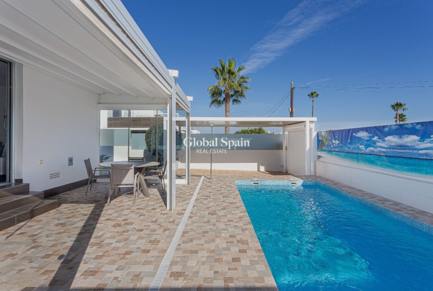 Wiederverkauf - VILLA -
ORIHUELA COSTA - Costa Blanca
