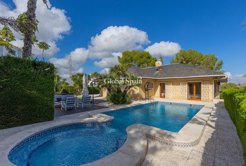 Wiederverkauf - VILLA -
ORIHUELA COSTA - Costa Blanca