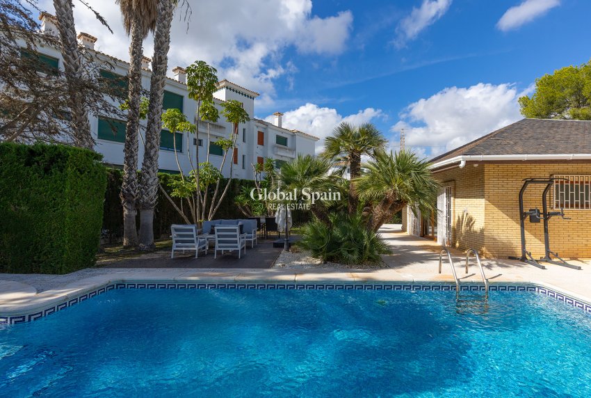 Wiederverkauf - VILLA -
ORIHUELA COSTA - Costa Blanca