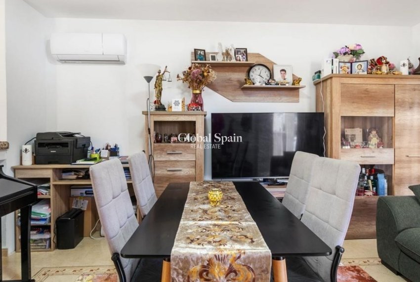 Wiederverkauf - VILLA -
ORIHUELA COSTA - Costa Blanca