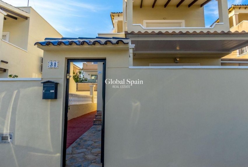 Wiederverkauf - VILLA -
ORIHUELA COSTA - Costa Blanca