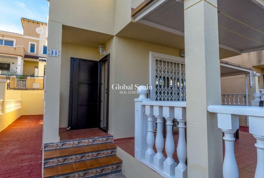 Wiederverkauf - VILLA -
ORIHUELA COSTA - Costa Blanca