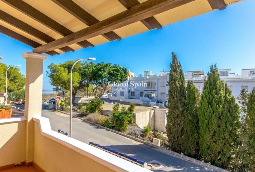 Wiederverkauf - VILLA -
ORIHUELA COSTA - Costa Blanca