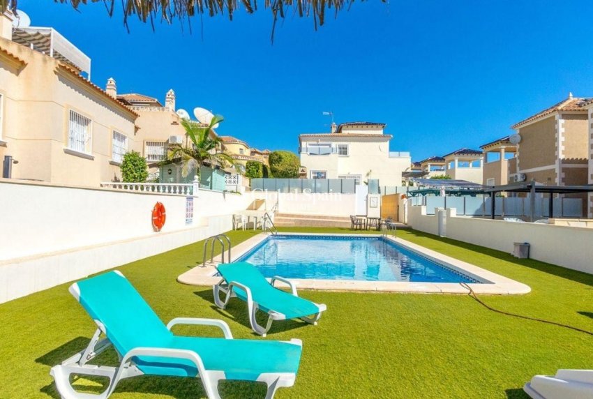 Wiederverkauf - VILLA -
ORIHUELA COSTA - Costa Blanca