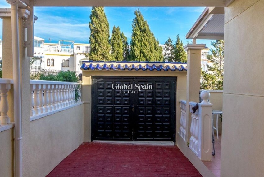 Wiederverkauf - VILLA -
ORIHUELA COSTA - Costa Blanca
