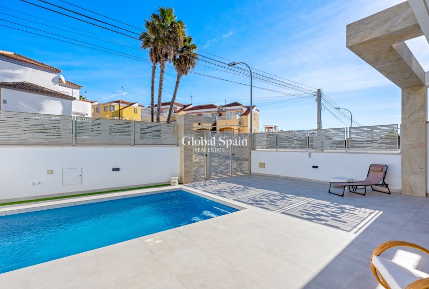 Wiederverkauf - VILLA -
ORIHUELA COSTA - Costa Blanca