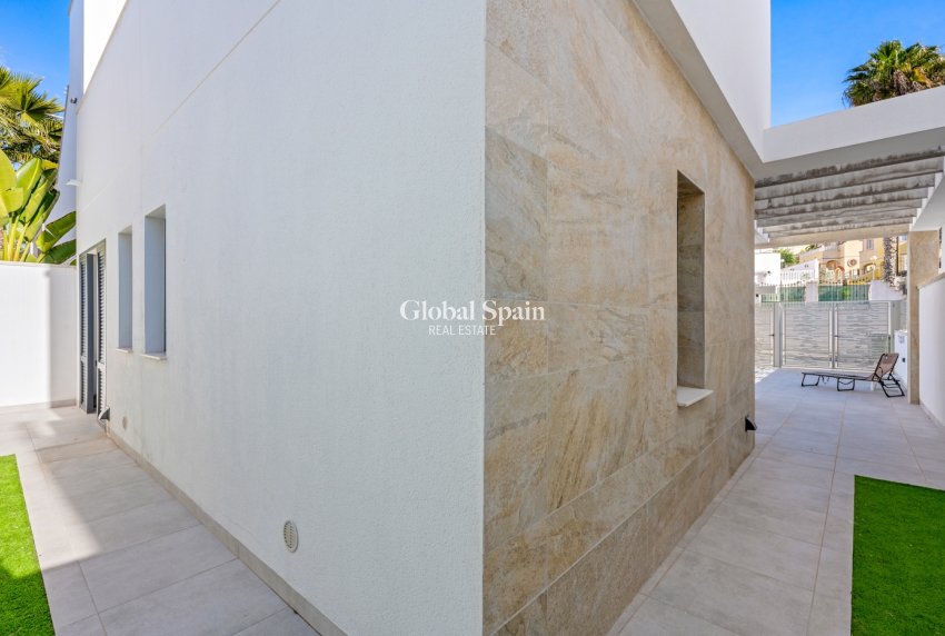 Wiederverkauf - VILLA -
ORIHUELA COSTA - Costa Blanca